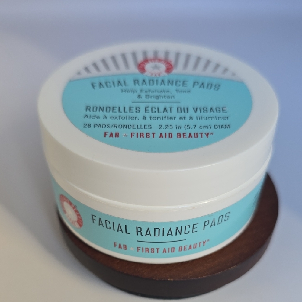 First Aid Beauty Radiance Pads - 28 Count